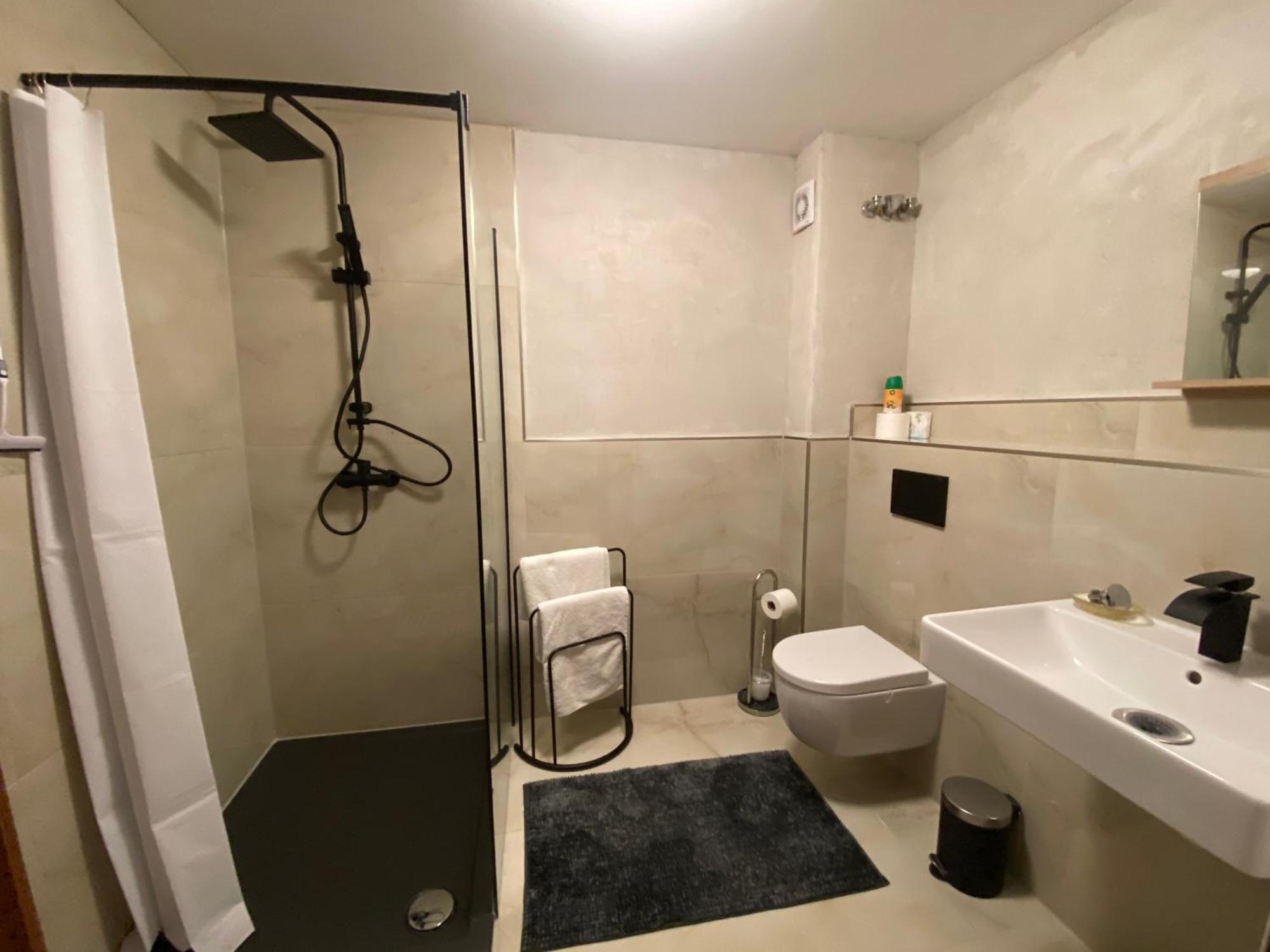 In Saarbruecken Stadtnahe Gemuetliche Wohnung Am Deutsch-Franzoesischen Garten Esterno foto